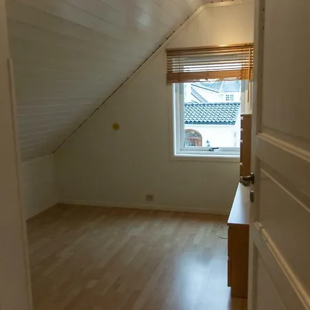 Big And Nice House Sentral In Lejlighed